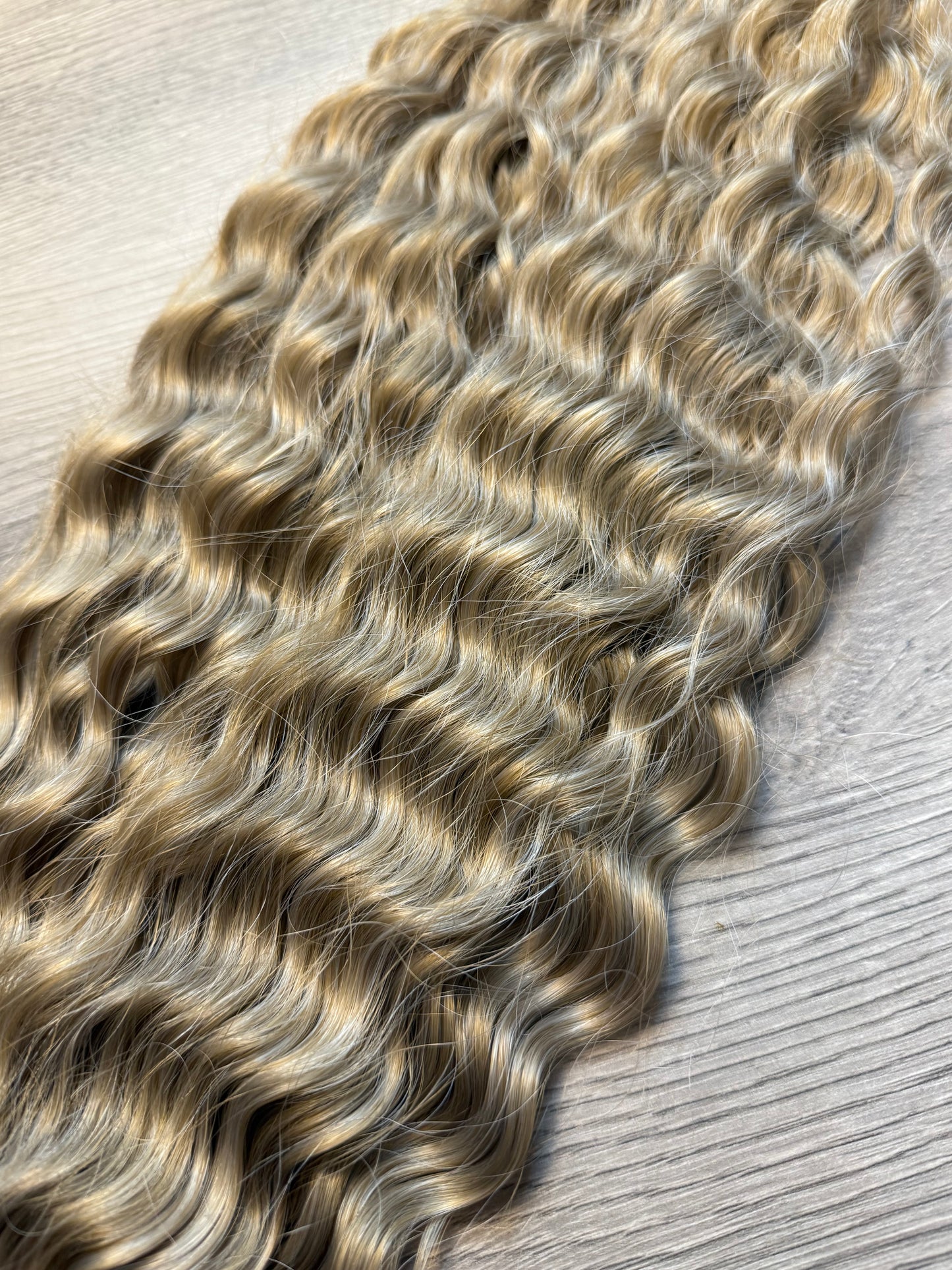 Dirty blonde waves
