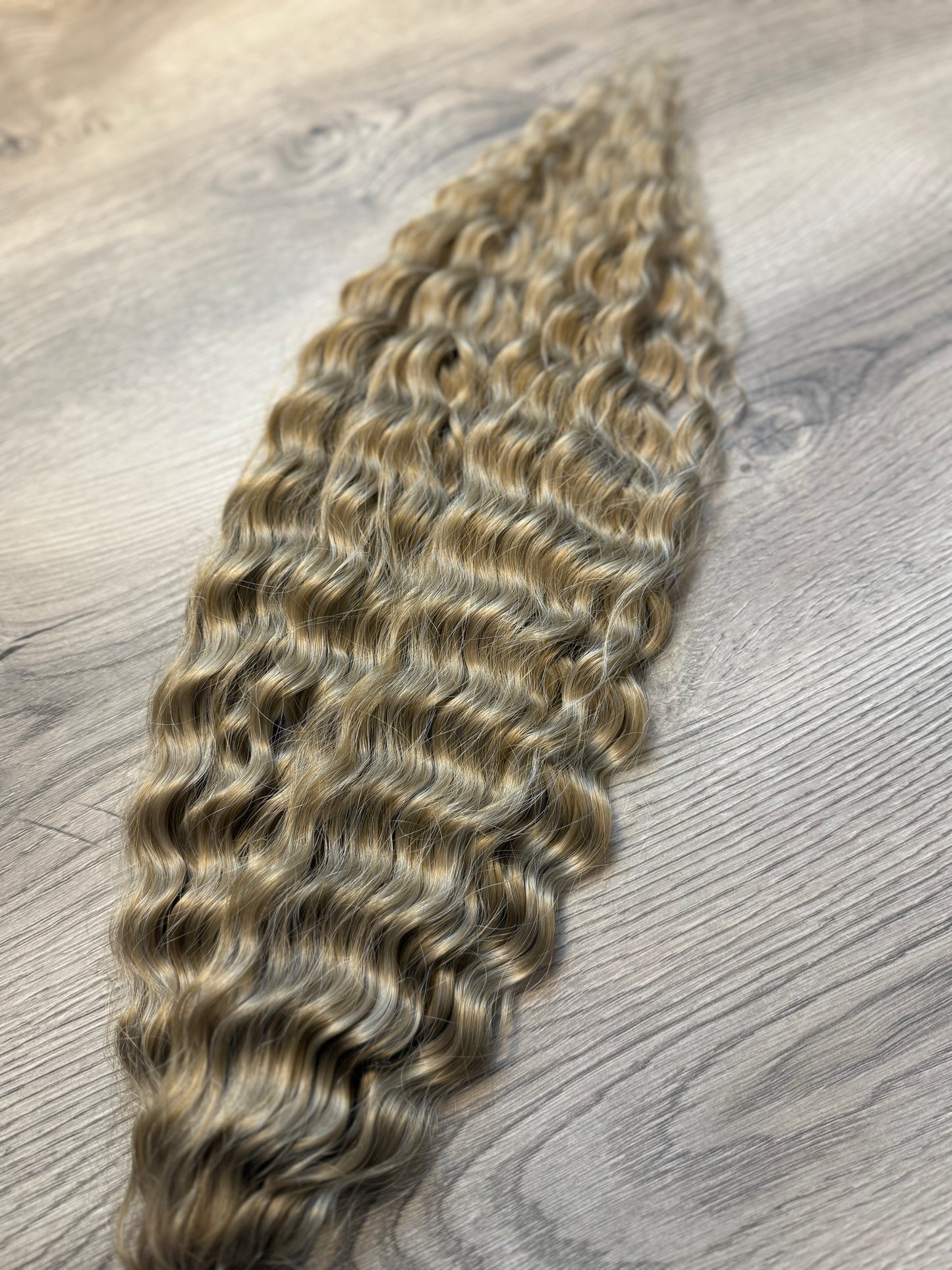 Dirty blonde waves