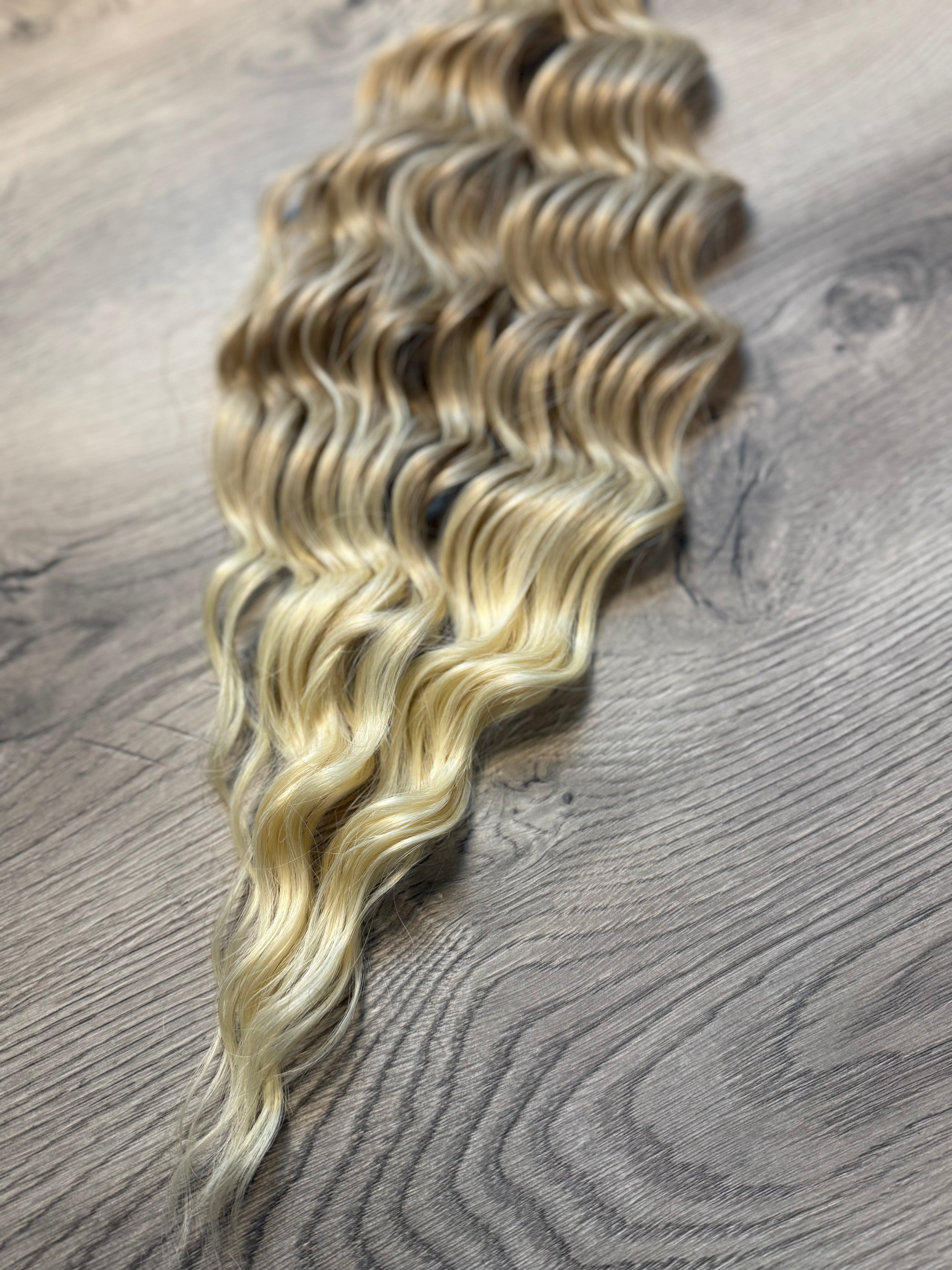 Golden ombré loose wave