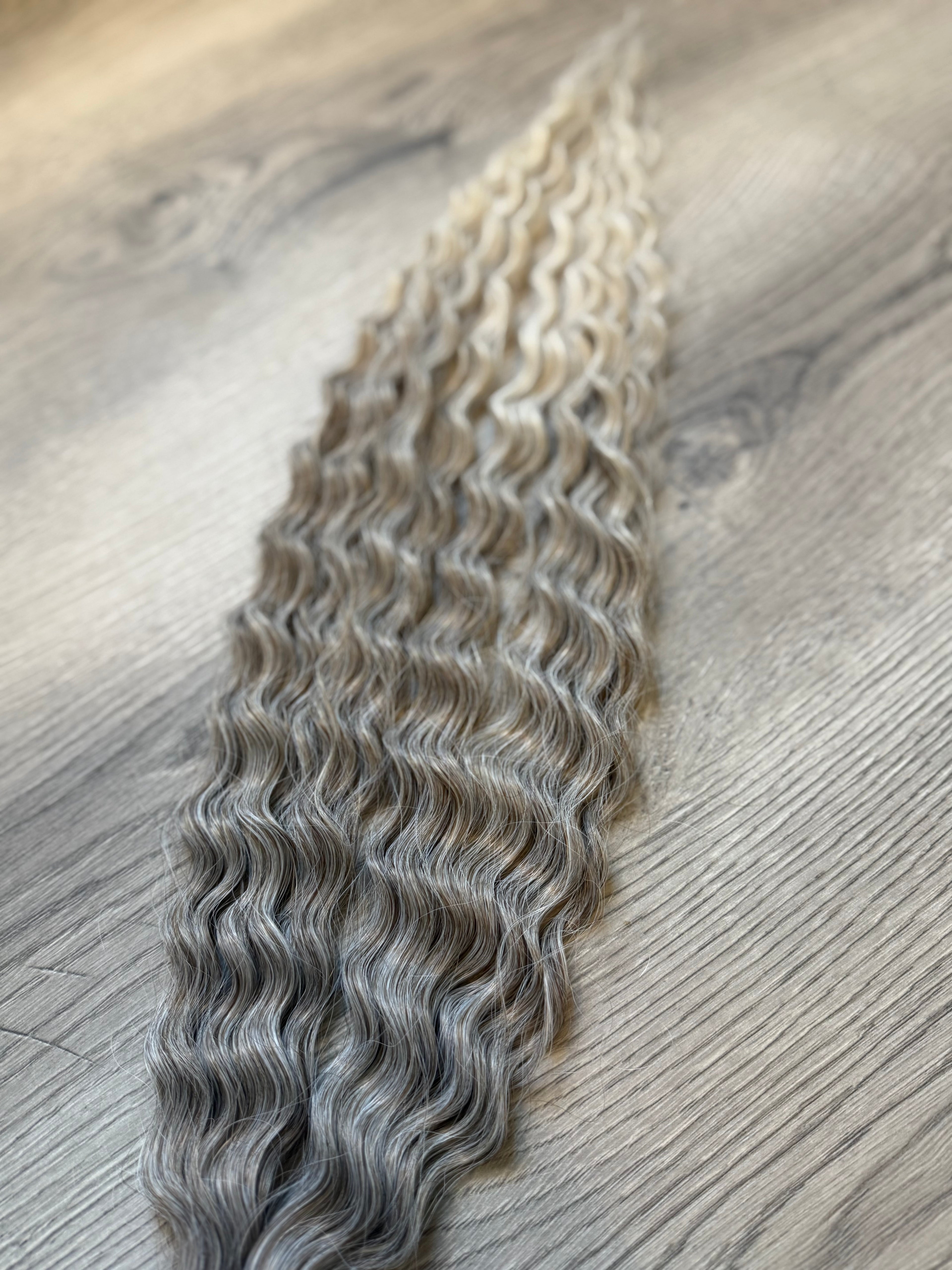 Ash to light ombré waves